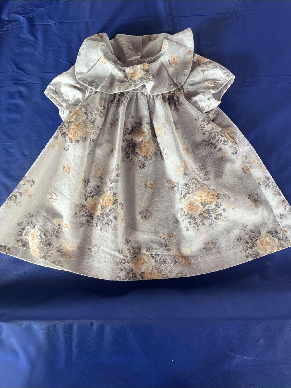 Janie and Jack Floral Puff-Sleeve Dress in Light Gray and Yellow